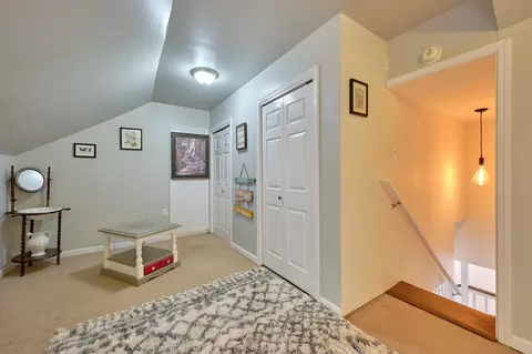 Entry Way - 215 Us-26, Mitchell, OR 97750 photo 1 of 1