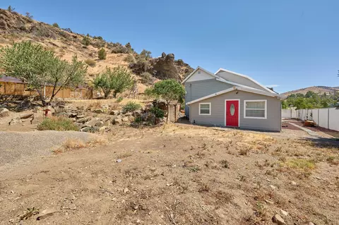 Exterior - 215 Us-26, Mitchell, OR 97750 photo 3 of 5