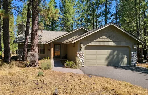18052 Diamond Peak Ln #21, Sunriver, OR 97707