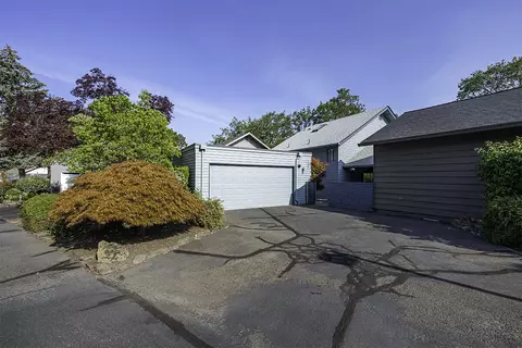 2663 Heritage Way, Medford, OR 97504