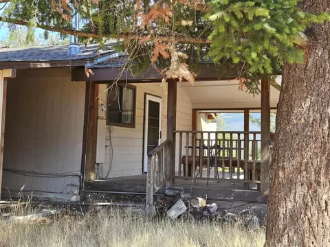 Exterior - 300 White Tail Dr, Eagle Point, OR 97524 photo 3 of 8