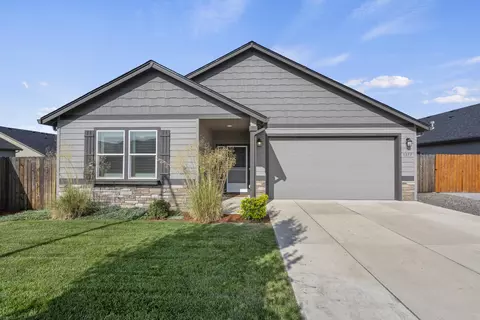 3277 Cheltenham Way, Medford, OR 97504