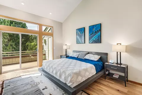 Bedroom - 19602 Painted Ridge Loop, Bend, OR 97702 photo 2 of 4