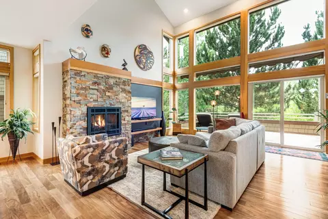 Living - 19602 Painted Ridge Loop, Bend, OR 97702 photo 1 of 4