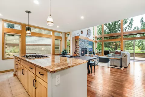 Kitchen - 19602 Painted Ridge Loop, Bend, OR 97702 photo 3 of 3