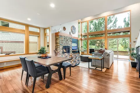 Dining - 19602 Painted Ridge Loop, Bend, OR 97702 photo 1 of 2