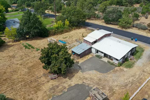 Other - 845 Mountain View Dr, Eagle Point, OR 97524 photo 6 of 7