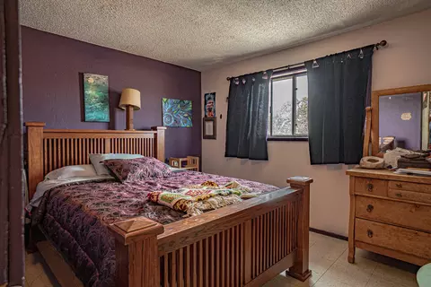 Bedroom - 845 Mountain View Dr, Eagle Point, OR 97524 photo 3 of 4