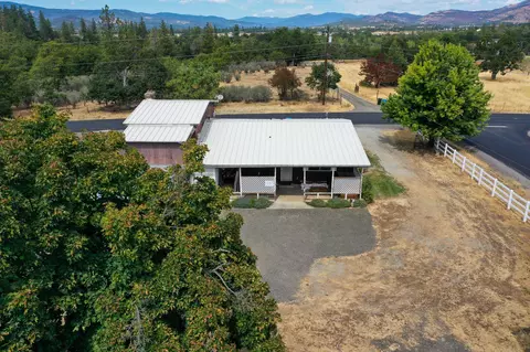 View/Area - 845 Mountain View Dr, Eagle Point, OR 97524 photo 1 of 15
