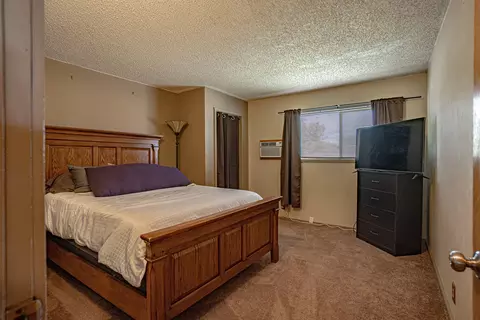 Bedroom - 845 Mountain View Dr, Eagle Point, OR 97524 photo 4 of 4