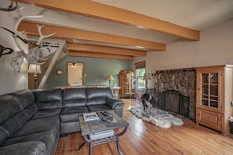 Living - 845 Mountain View Dr, Eagle Point, OR 97524 photo 1 of 3