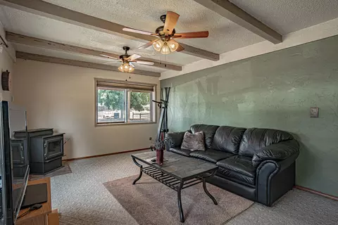 Living - 845 Mountain View Dr, Eagle Point, OR 97524 photo 2 of 3