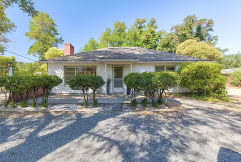 540 E Park St, Grants Pass, OR 97527