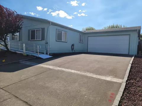 555 Freeman Rd UNIT 234, Central Point, OR 97502 photo 2