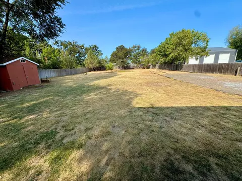 Exterior - 6845 Pinehurst St, Central Point, OR 97502 photo 7 of 15