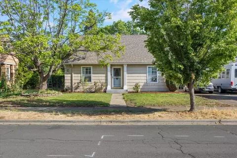 812 Pennsylvania Ave, Medford, OR 97501