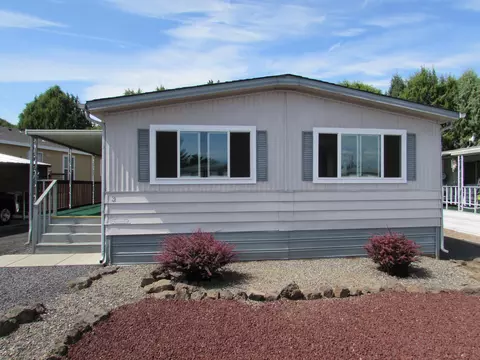 2633 SW Obsidian Ave #3, Redmond, OR 97756