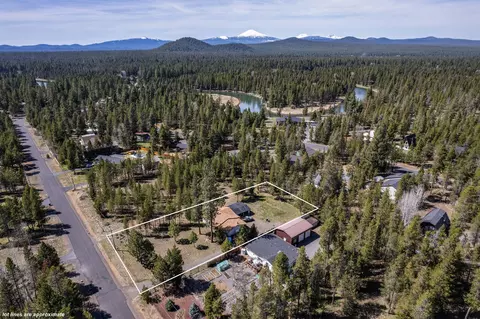 View/Area - 17352 Canvasback Dr, Bend, OR 97707 photo 13 of 21