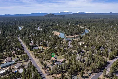 View/Area - 17352 Canvasback Dr, Bend, OR 97707 photo 4 of 21