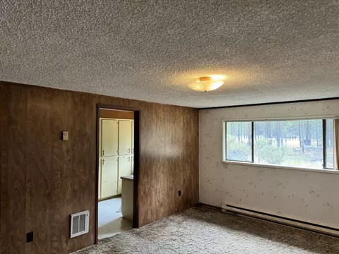 Living - 17352 Canvasback Dr, Bend, OR 97707 photo 8 of 8