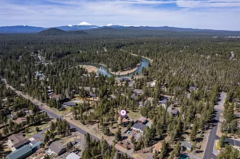 View/Area - 17352 Canvasback Dr, Bend, OR 97707 photo 3 of 21