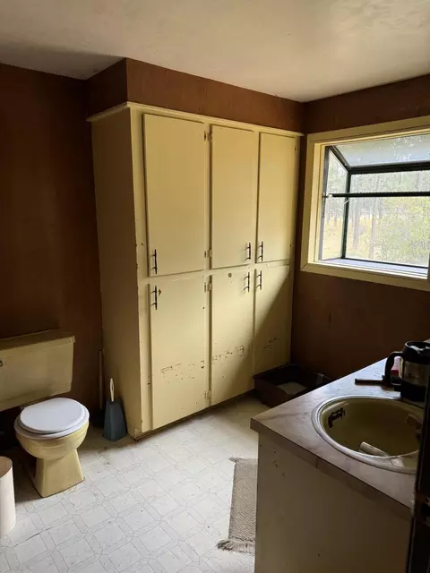Bath - 17352 Canvasback Dr, Bend, OR 97707 photo 2 of 2
