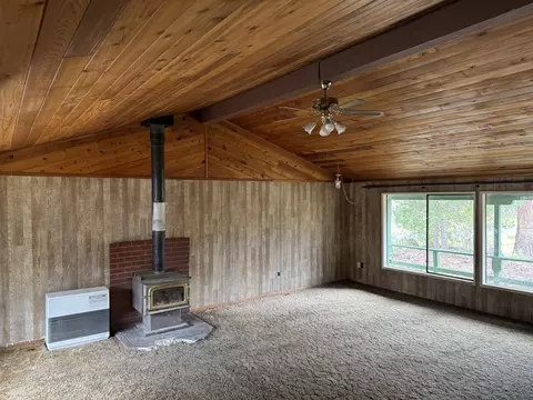 Living - 17352 Canvasback Dr, Bend, OR 97707 photo 3 of 8