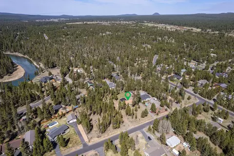 View/Area - 17352 Canvasback Dr, Bend, OR 97707 photo 6 of 21