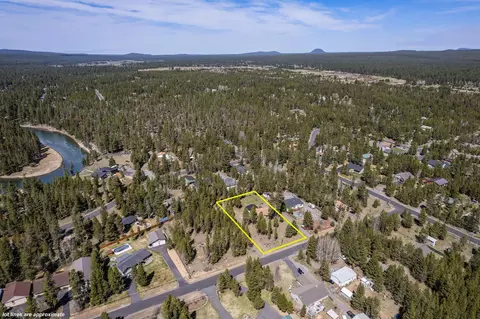 View/Area - 17352 Canvasback Dr, Bend, OR 97707 photo 5 of 21