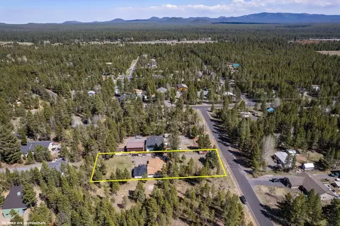 View/Area - 17352 Canvasback Dr, Bend, OR 97707 photo 17 of 21