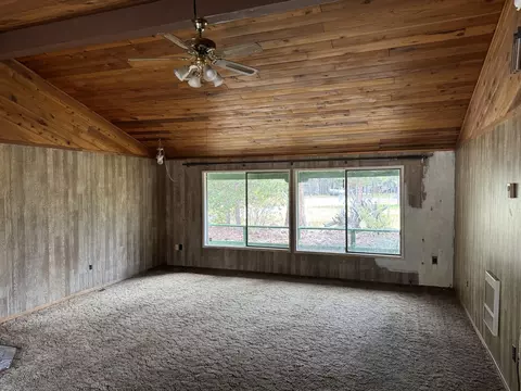 Living - 17352 Canvasback Dr, Bend, OR 97707 photo 2 of 8