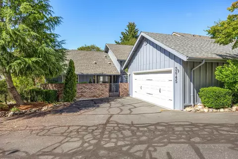 2645 Congress Way, Medford, OR 97504