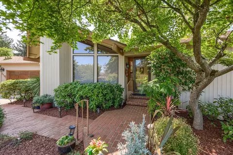 2488 Senate Way, Medford, OR 97504