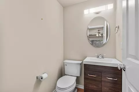 Bath - 61301 SW Brookside Loop, Bend, OR 97702 photo 1 of 4