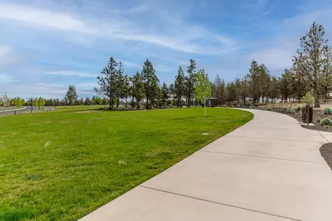 View/Area - 3853 Eagle Rd, Bend, OR 97701 photo 8 of 11