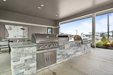 Kitchen - 3853 Eagle Rd, Bend, OR 97701 photo 2 of 5