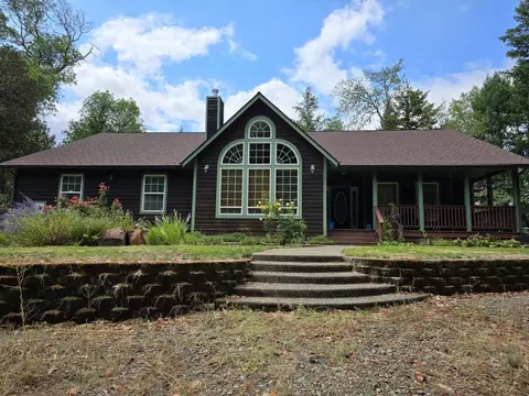 4180 Takilma Rd, Cave Junction, OR 97523