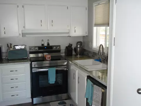 449 Meadow Ln, Eagle Point, OR 97524 photo 3
