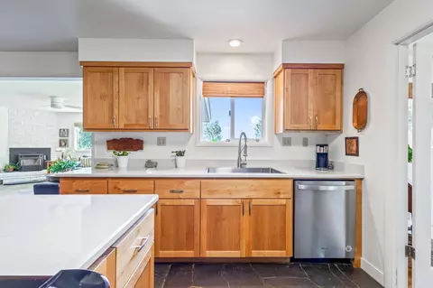 Kitchen - 910 C St, Culver, OR 97734 photo 1 of 3