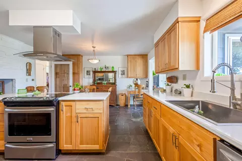 Kitchen - 910 C St, Culver, OR 97734 photo 3 of 3