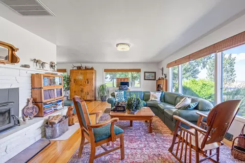 Living - 910 C St, Culver, OR 97734 photo 1 of 4