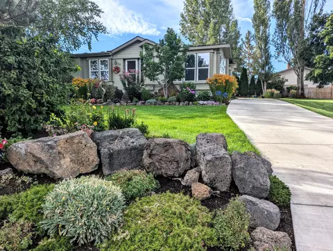 1188 NE 27th St #63, Bend, OR 97701