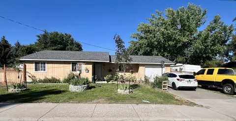 386 SE 10th St, Madras, OR 97741