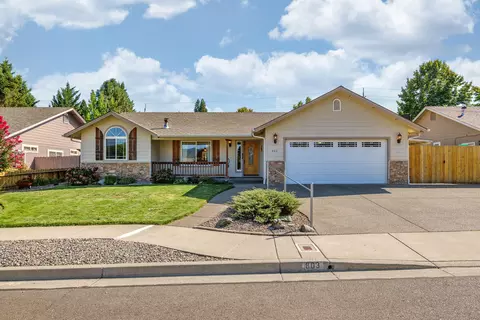 803 Idle Ct, Grants Pass, OR 97527