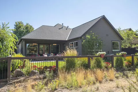 Exterior - 20166 Stonegate Dr, Bend, OR 97702 photo 8 of 8