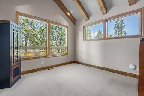 Bedroom - 20166 Stonegate Dr, Bend, OR 97702 photo 1 of 1