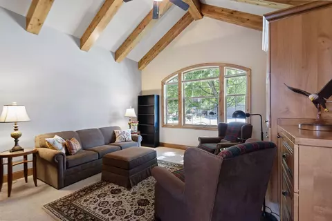Living - 20166 Stonegate Dr, Bend, OR 97702 photo 3 of 4