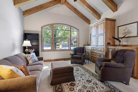 Living - 20166 Stonegate Dr, Bend, OR 97702 photo 4 of 4