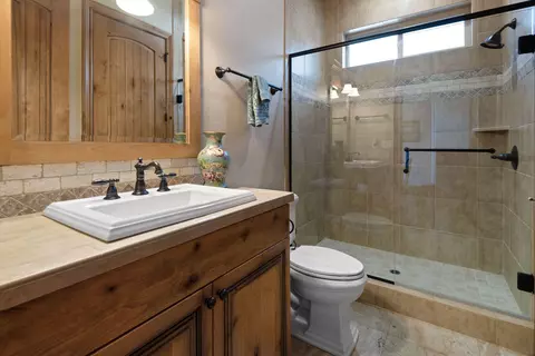 Bath - 20166 Stonegate Dr, Bend, OR 97702 photo 3 of 3