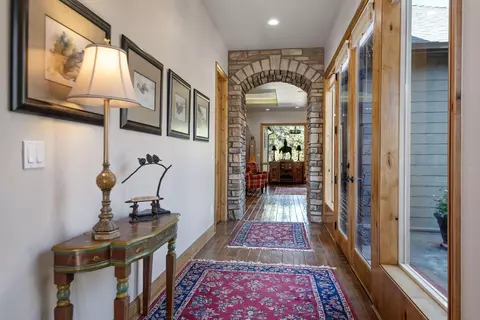 Entry Way - 20166 Stonegate Dr, Bend, OR 97702 photo 1 of 1